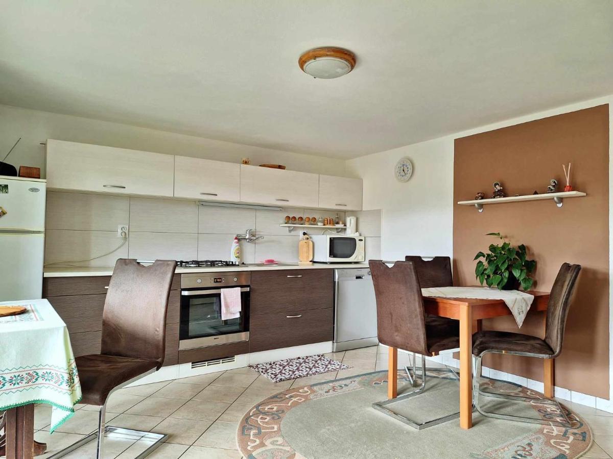 Apartman Pod Maliarkou Vychodna Dış mekan fotoğraf